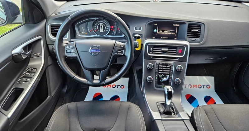 Volvo V60 cena 56000 przebieg: 192000, rok produkcji 2017 z Garwolin małe 326